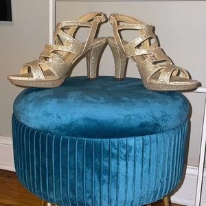 Naturalizer size 6 gold glitter block heels.